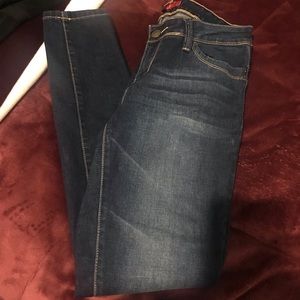 Juniors skinny jeans